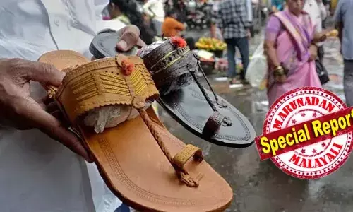 ഇറ്റാലിയന്‍ കമ്പനി പ്രാഡ മെയ്ഡ് ഇന്‍ ഇന്ത്യ കോലാപുരി ചെരുപ്പുകള്‍ പുറത്തിറക്കി; ഇന്ത്യന്‍ നിര്‍മ്മിത ചെരുപ്പുകളില്‍ നിന്ന് പ്രചോദനം ഉള്‍ക്കൊണ്ട് ആഗോള ഫാഷന്‍ ബ്രാന്‍ഡും; ചെരുപ്പിന്റെ ഡിസൈന്‍ സ്വന്തമാക്കിയതിന് പിന്നാലെ വിപണിയില്‍ സജീവം