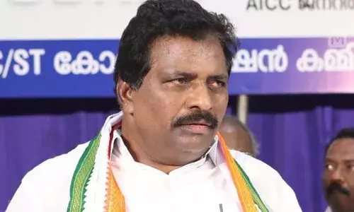 എന്തിനാണ് പാര്ട്ടിയെ ഇങ്ങനെ നശിപ്പിക്കുന്നത്; കെഎസ്യുവിന് പിന്നാലെ കൊടിക്കുന്നില് സുരേഷിനെതിരെ യൂത്ത് കോണ്ഗ്രസും; കോണ്ഗ്രസിന് ഒറ്റക്ക് ജയിച്ചു കയറാവുന്ന ഒരു സ്ഥലമല്ല കൊട്ടാരക്കര എന്ന മറുപടിയുമായി എംപിയും എന്തിനാണ് പാര്ട്ടിയെ ഇങ്ങനെ നശിപ്പിക്കുന്നത്; കെഎസ്യുവിന് പിന്നാലെ കൊടിക്കുന്നില് സുരേഷിനെതിരെ യൂത്ത് കോണ്ഗ്രസും; കോണ്ഗ്രസിന് ഒറ്റക്ക് ജയിച്ചു കയറാവുന്ന ഒരു സ്ഥലമല്ല കൊട്ടാരക്കര എന്ന മറുപടിയുമായി എംപിയും