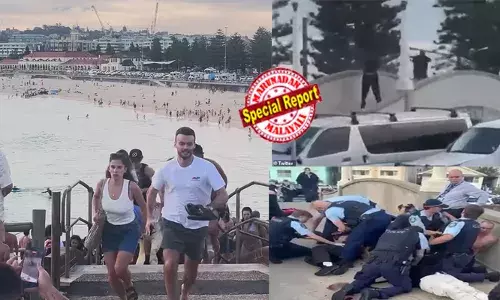 സിഡ്നി ബോണ്ടി ബീച്ചില്‍ കൂട്ട വെടിവെപ്പ്; ജൂതരുടെ ഹനുക്ക ആഘോഷത്തിനിടെ വെടിവെപ്പില്‍ കുട്ടികള്‍ അടക്കം 10 പേര്‍ കൊല്ലപ്പെട്ടു; 13 പേര്‍ക്ക് പരിക്ക്; കാറിലെത്തിയ രണ്ട് അക്രമികള്‍ വിന്‍ഡ് ഷീല്‍ഡില്‍ ദുരൂഹ ചിഹ്നമുള്ള കറുത്ത കൊടി വെച്ച ശേഷം നടപ്പാലത്തിലൂടെ വന്ന് വെടിയുതിര്‍ത്തെന്ന് ദൃക്‌സാക്ഷികള്‍; ബോണ്ടിയിലെ കാഴ്ചകള്‍ ഞെട്ടിപ്പിക്കുന്നതെന്ന് ഓസ്‌ട്രേലിയന്‍ പ്രധാനമന്ത്രി