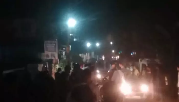 വാകത്താനത്ത് പുലിയിറങ്ങിയെന്ന് സമൂഹ മാധ്യമങ്ങളിലൂടെ പ്രചരണം; പരിഭ്രാന്തിയിലായി പ്രദേശവാസികള്: വ്യാജ പ്രചരണമെന്ന് പോലിസും വനംവകുപ്പും വാകത്താനത്ത് പുലിയിറങ്ങിയെന്ന് സമൂഹ മാധ്യമങ്ങളിലൂടെ പ്രചരണം; പരിഭ്രാന്തിയിലായി പ്രദേശവാസികള്: വ്യാജ പ്രചരണമെന്ന് പോലിസും വനംവകുപ്പും