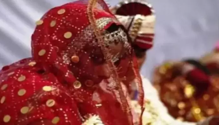 കര്ണാടകത്തില് ബാലികാ വിവാഹങ്ങള് വര്ധിക്കുന്നു; കഴിഞ്ഞ മൂന്നു വര്ഷത്തിനിടെ 8,351 ബാലികാ വിവാഹ ശ്രമങ്ങള്: 6,181 വിവാഹങ്ങള് തടസ്സപ്പെടുത്തി യപ്പോള് നടന്നത് 2,170 വിവാഹങ്ങള് കര്ണാടകത്തില് ബാലികാ വിവാഹങ്ങള് വര്ധിക്കുന്നു; കഴിഞ്ഞ മൂന്നു വര്ഷത്തിനിടെ 8,351 ബാലികാ വിവാഹ ശ്രമങ്ങള്: 6,181 വിവാഹങ്ങള് തടസ്സപ്പെടുത്തി യപ്പോള് നടന്നത് 2,170 വിവാഹങ്ങള്