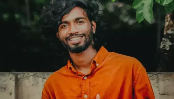 ഒരു വളവ് തിരിഞ്ഞതും ബൈക്കിന്റെ നിയന്ത്രണം പൂർണമായും നഷ്ടമായി; നേരെ ഇടിച്ചുകയറിയത് പോസ്റ്റിലേക്ക്; വിദ്യാർത്ഥിക്ക് ദാരുണാന്ത്യം; കൂട്ടുകാരന് ഗുരുതര പരിക്ക് ഒരു വളവ് തിരിഞ്ഞതും ബൈക്കിന്റെ നിയന്ത്രണം പൂർണമായും നഷ്ടമായി; നേരെ ഇടിച്ചുകയറിയത് പോസ്റ്റിലേക്ക്; വിദ്യാർത്ഥിക്ക് ദാരുണാന്ത്യം; കൂട്ടുകാരന് ഗുരുതര പരിക്ക്