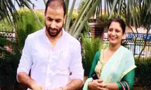 മൂടല്‍മഞ്ഞ് കാരണം റോഡ് വ്യക്തമായില്ല; കാര്‍ കനാലിലേക്ക് മറിഞ്ഞ് അധ്യാപക ദമ്പതികള്‍ക്കു ദാരുണാന്ത്യം