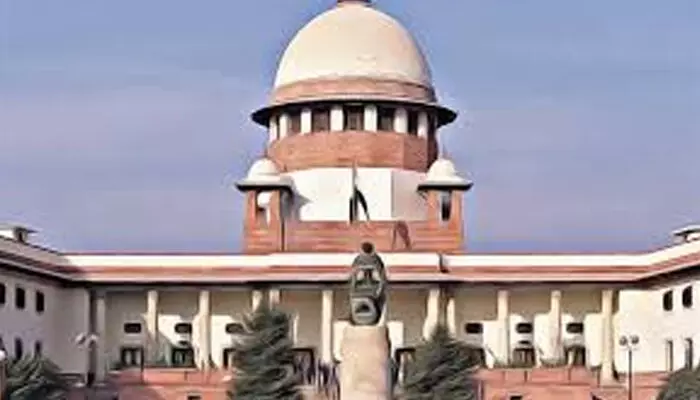 വിവാഹജീവിതത്തിലെ സമത്വത്തെക്കുറിച്ച് പാഠ്യപദ്ധതിയില് ഉള്പ്പെടുത്തണം; സുപ്രീംകോടതി വിവാഹജീവിതത്തിലെ സമത്വത്തെക്കുറിച്ച് പാഠ്യപദ്ധതിയില് ഉള്പ്പെടുത്തണം; സുപ്രീംകോടതി