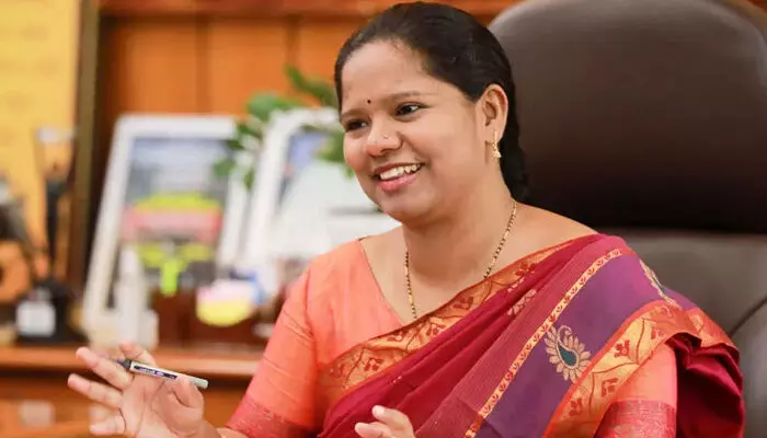 വയനാട്ടില് ജനവാസ മേഖലയില് കടുവ ഇറങ്ങി; പനമരം കണിയാമ്പാറ്റ പഞ്ചായത്ത് വാര്ഡുകളിലെ സ്കൂളുകള്ക്ക് അവധി വയനാട്ടില് ജനവാസ മേഖലയില് കടുവ ഇറങ്ങി; പനമരം കണിയാമ്പാറ്റ പഞ്ചായത്ത് വാര്ഡുകളിലെ സ്കൂളുകള്ക്ക് അവധി