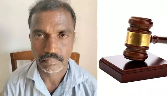 പ്രായപൂര്ത്തിയാകാത്ത പെണ്കുട്ടിയെ ലൈംഗികമായി ഉപദ്രവിച്ചു: പ്രതിക്ക് കഠിനതടവും പിഴയും വിധിച്ച് അടൂര് ഫാസ്റ്റ് ട്രാക്ക് കോടതി പ്രായപൂര്ത്തിയാകാത്ത പെണ്കുട്ടിയെ ലൈംഗികമായി ഉപദ്രവിച്ചു: പ്രതിക്ക് കഠിനതടവും പിഴയും വിധിച്ച് അടൂര് ഫാസ്റ്റ് ട്രാക്ക് കോടതി