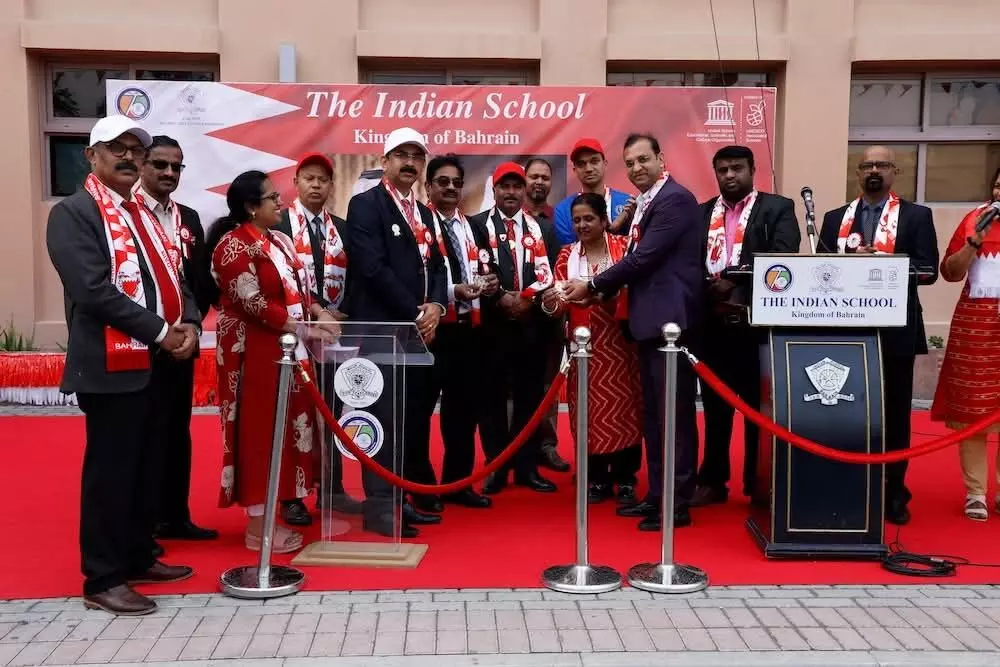 മൂന്ന് ലോക റെക്കോര്ഡുകളോടെ ഇന്ത്യന് സ്കൂള് ഗോള്ഡന് ബുക്ക് ഓഫ് റെക്കോര്ഡില് ഇടം നേടി മൂന്ന് ലോക റെക്കോര്ഡുകളോടെ ഇന്ത്യന് സ്കൂള് ഗോള്ഡന് ബുക്ക് ഓഫ് റെക്കോര്ഡില് ഇടം നേടി