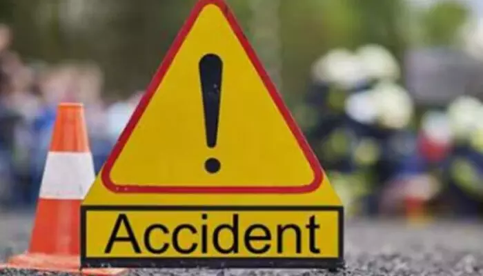 പോലീസുകാരൻ ഓടിച്ച കാർ ഇടിച്ചു തെറിപ്പിച്ചത് മൂന്ന് വാഹനങ്ങളെ; പരിക്കേറ്റവർ എല്ലാം ആശുപത്രിയിൽ; അയാൾ മദ്യത്തിന്റെ പാതി ബോധത്തിലായിരുവെന്ന് നാട്ടുകാർ; സംഭവം മലപ്പുറത്ത് പോലീസുകാരൻ ഓടിച്ച കാർ ഇടിച്ചു തെറിപ്പിച്ചത് മൂന്ന് വാഹനങ്ങളെ; പരിക്കേറ്റവർ എല്ലാം ആശുപത്രിയിൽ; അയാൾ മദ്യത്തിന്റെ പാതി ബോധത്തിലായിരുവെന്ന് നാട്ടുകാർ; സംഭവം മലപ്പുറത്ത്