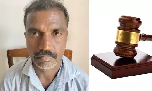 പ്രായപൂര്ത്തിയാകാത്ത പെണ്കുട്ടിയെ ലൈംഗികമായി ഉപദ്രവിച്ചു: പ്രതിക്ക് കഠിനതടവും പിഴയും വിധിച്ച് അടൂര് ഫാസ്റ്റ് ട്രാക്ക് കോടതി പ്രായപൂര്ത്തിയാകാത്ത പെണ്കുട്ടിയെ ലൈംഗികമായി ഉപദ്രവിച്ചു: പ്രതിക്ക് കഠിനതടവും പിഴയും വിധിച്ച് അടൂര് ഫാസ്റ്റ് ട്രാക്ക് കോടതി