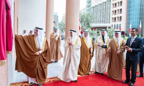 ചരിത്ര പൈതൃകം സംരക്ഷിച്ച് പുതുമയോടെ മനാമ മുനിസിപ്പാലിറ്റി കെട്ടിടം ; നവീകരിച്ച മുനിസിപ്പാലിറ്റി കെട്ടിടം ബഹ്റൈന്‍ കിരീടാവകാശി ഉദ്ഘാടനം ചെയ്തു