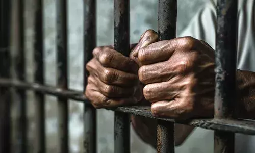 അസി. ജയില്‍ സൂപ്രണ്ടിനെ തടവുകാരന്‍ മര്‍ദിച്ചു; കഴുത്തിലും മുഖത്തും പരിക്കേറ്റ ഉദ്യോഗസ്ഥന്‍ ചികിത്സ തേടി