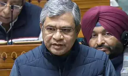 ഡിണ്ടിഗല്‍- ശബരി റെയില്‍ പാതയില്‍ സാധ്യതാ പഠനം നടത്തും; അങ്കമാലി- ശബരിമല പാതയില്‍ സ്ഥലം ഏറ്റെടുക്കല്‍ പൂര്‍ത്തിയാക്കിയാല്‍ പാത നിര്‍മാണം തുടങ്ങും