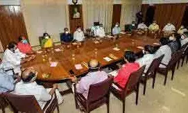 റോയ് എബ്രഹാമിനെ കേരള ബാങ്ക് എക്‌സിക്യൂട്ടീവ് ഡയറക്ടറാക്കി; ട്രാവന്‍കൂര്‍ ടൈറ്റാനിയം എംഡിയായി ബാബു റ്റി എസും; മന്ത്രിസഭാ തീരുമാനങ്ങള്‍ ഇങ്ങനെ