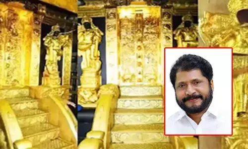 പോറ്റിയേ കേറ്റിയേ പാരഡി പാട്ടിന് പിന്നില്‍ കോണ്‍ഗ്രസ്-ലീഗ് വര്‍ഗ്ഗീയ ധ്രുവീകരണ നീക്കം; വോട്ടര്‍മാരെ ഭിന്നിപ്പിക്കാന്‍ ശ്രമിച്ച യുഡിഎഫ് ഗുരുതര ചട്ട ലംഘനം നടത്തി; തിരഞ്ഞെടുപ്പ് കമ്മീഷനെ സമീപിക്കാന്‍ സിപിഎം; പാരഡി ഗാനത്തെ ചൊല്ലി പത്തനംതിട്ടയില്‍ രാഷ്ട്രീയപ്പോര് മുറുകുന്നു