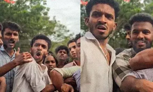 തദ്ദേശ തെരഞ്ഞെടുപ്പില്‍ യുഡിഎഫിനായി ജയിച്ച വിദ്യാര്‍ഥിനിക്ക് വരവേല്‍പ്പ്;  പോറ്റിയെ കേറ്റിയെ ഗാനത്തിന്റെ പേരില്‍  തര്‍ക്കം; കാര്യവട്ടം ക്യാമ്പസില്‍ എസ്എഫ്ഐ- കെഎസ്യു സംഘര്‍ഷം