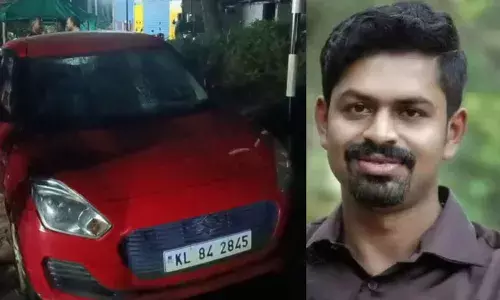 കോഴിക്കോട് തൊട്ടില്‍പാലത്ത് യുവാവിനെ കാറില്‍ മരിച്ച നിലയില്‍ കണ്ടെത്തി;  അസ്വാഭാവിക മരണത്തിന് കേസെടുത്തു