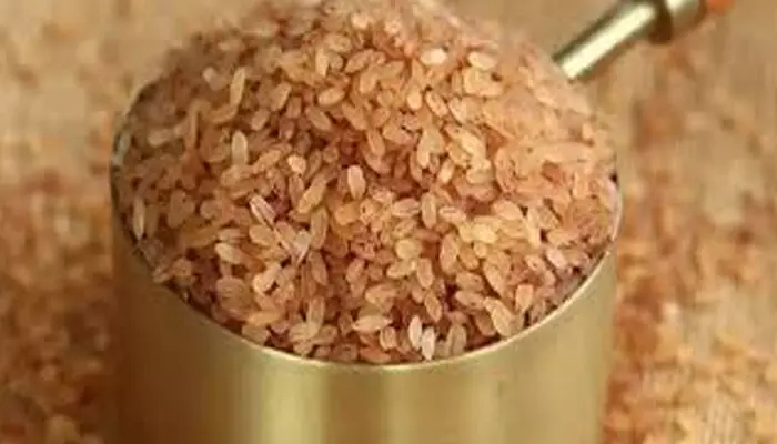 അരിയുടേയും സവാളയുടേയും വില കുതിച്ചുയരുന്നു; മട്ട അരിയുടെ വിലയില് പത്ത് ശതമാനം വരെ വര്ദ്ധന അരിയുടേയും സവാളയുടേയും വില കുതിച്ചുയരുന്നു; മട്ട അരിയുടെ വിലയില് പത്ത് ശതമാനം വരെ വര്ദ്ധന