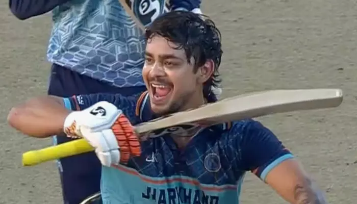 മുഷ്താഖ് അലി ട്രോഫി ഫൈനലില് ഇഷാന് കിഷന്റെ ബാറ്റിങ് വെടിക്കെട്ട്; 45 പന്തില് മിന്നും സെഞ്ചുറി; ജാര്ഖണ്ഡിനെതിരെ ഹരിയാനക്ക് കൂറ്റന് വിജയലക്ഷ്യം മുഷ്താഖ് അലി ട്രോഫി ഫൈനലില് ഇഷാന് കിഷന്റെ ബാറ്റിങ് വെടിക്കെട്ട്; 45 പന്തില് മിന്നും സെഞ്ചുറി; ജാര്ഖണ്ഡിനെതിരെ ഹരിയാനക്ക് കൂറ്റന് വിജയലക്ഷ്യം