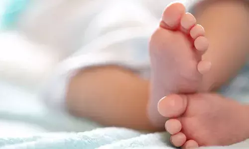 ഉറങ്ങുകയായിരുന്ന കുട്ടിയെ തോളിലെടുത്ത് വെള്ളം കോരുന്നതിനിടെ അമ്മയുടെ കയ്യില്‍നിന്ന് കിണറ്റിലേക്ക് വീണു;   ഒന്നര വയസുകാരിക്ക് ദാരുണാന്ത്യം; കേസെടുത്ത് പൊലീസ്