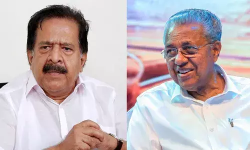 ഗവര്ണറും മുഖ്യമന്ത്രിയും തമ്മിലുണ്ടാക്കിയ രഹസ്യക്കരാര് വെളിപ്പെടുത്തണം; എസ് എഫ് ഐയെ സമരത്തിനിറക്കിയ ഗോവിന്ദന് മാപ്പുപറയണമെന്നും ചെന്നിത്തല ഗവര്ണറും മുഖ്യമന്ത്രിയും തമ്മിലുണ്ടാക്കിയ രഹസ്യക്കരാര് വെളിപ്പെടുത്തണം; എസ് എഫ് ഐയെ സമരത്തിനിറക്കിയ ഗോവിന്ദന് മാപ്പുപറയണമെന്നും ചെന്നിത്തല