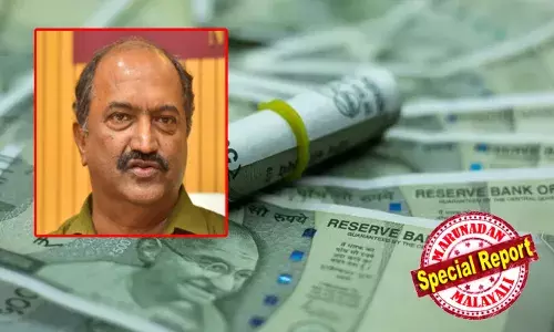 കയ്യിലുള്ളത് വെറും ചില്ലിക്കാശ്, കൊടുക്കാനുള്ളത് കോടികള്! കേരളത്തിന് ഇടിത്തീയായി കേന്ദ്രത്തിന്റെ കത്ത്; കിഫ്ബിയും പെന്ഷന് കമ്പനിയും പാരയായി; കടമെടുപ്പ് പരിധിയില് 5944 കോടി വെട്ടിക്കുറച്ചു; ക്ഷേമപെന്ഷന് സ്വപ്നമാകുമോ? ബാലഗോപാലിന്റെ നെഞ്ചിടിപ്പ് കൂട്ടി കേന്ദ്രത്തിന്റെ പുതിയ നീക്കം; കോര്പ്പറേറ്റുകളെ സഹായിക്കുന്നു, സാധാരണക്കാരനെ കൊല്ലുന്നു എന്ന് ധനമന്ത്രി കയ്യിലുള്ളത് വെറും ചില്ലിക്കാശ്, കൊടുക്കാനുള്ളത് കോടികള്! കേരളത്തിന് ഇടിത്തീയായി കേന്ദ്രത്തിന്റെ കത്ത്; കിഫ്ബിയും പെന്ഷന് കമ്പനിയും പാരയായി; കടമെടുപ്പ് പരിധിയില് 5944 കോടി വെട്ടിക്കുറച്ചു; ക്ഷേമപെന്ഷന് സ്വപ്നമാകുമോ? ബാലഗോപാലിന്റെ നെഞ്ചിടിപ്പ് കൂട്ടി കേന്ദ്രത്തിന്റെ പുതിയ നീക്കം; കോര്പ്പറേറ്റുകളെ സഹായിക്കുന്നു, സാധാരണക്കാരനെ കൊല്ലുന്നു എന്ന് ധനമന്ത്രി