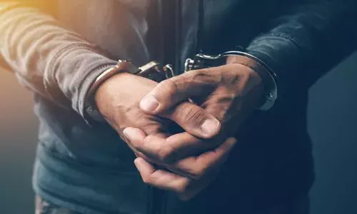 സ്‌കൂള്‍ ബസില്‍ എല്‍കെജി വിദ്യാര്‍ത്ഥിനിയെ ലൈംഗികമായി ഉപദ്രവിച്ചു; ബസ് ക്ലീനര്‍ അറസ്റ്റില്‍