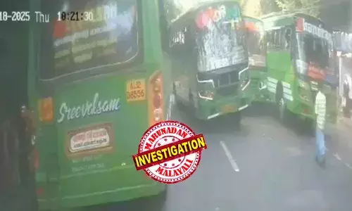 കോഴിക്കോട് നഗരത്തില്‍ യാത്രകാരുടെ ജീവന് ഭീഷണിയായി സ്വകാര്യബസുകളുടെ മത്സരയോട്ടം; നടുറോഡില്‍ ബസുകള്‍ മനഃപൂര്‍വ്വം കൂട്ടിയിടിപ്പിച്ചു; പിന്നില്‍ ബസിന്റെ വില്‍പ്പനയുമായി ബന്ധപ്പെട്ട തര്‍ക്കം;  ട്രാഫിക് പൊലീസ് നടപടിയെടുത്തില്ലെന്ന് ആക്ഷേപം