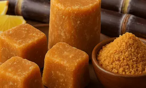 വയറു നിറച്ച് ആഹാരം കഴിച്ചിട്ട് ഇവനെയൊന്ന് നാവിലിട്ട് അലിയിച്ചാൽ ഉണ്ടല്ലോ..പിന്നെ ദഹനമൊക്കെ കിറുകൃത്യമാകും..! ശർക്കരയുടെ അതിശയിപ്പിക്കുന്ന ആരോ​ഗ്യ​ഗുണങ്ങൾ ഇതാ..