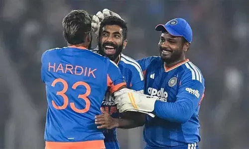 16 പന്തില്‍ അര്‍ധസെഞ്ചുറിയുമായി പാണ്ഡ്യയുടെ താണ്ഡവം; നാല് വിക്കറ്റുകള്‍ വീഴ്ത്തി വരുണ്‍ ചക്രവര്‍ത്തിയുടെ മികച്ച ബൗളിംഗ് പ്രകടനവും; ക്വിന്റണ്‍ ഡീകോക്കിന്റെ ഒറ്റയാള്‍ പോരാട്ടം പാഴായി; ദക്ഷിണാഫ്രിക്കയെ 30 റണ്‍സിന് വീഴ്ത്തി ടി 20 പരമ്പര സ്വന്തമാക്കി ഇന്ത്യ; സൂര്യകുമാറിന് കീഴില്‍ ഒരു കിരീടവും നഷ്ടമാകാതെ ടീ ഇന്ത്യ ലോകകപ്പിന്