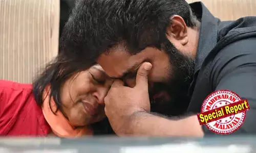 രണ്ടാമത്തെ മകന് ധ്യാന്‍ എന്ന് പേരിട്ടത് ധ്യാന്‍ ചന്ദിനോടുള്ള ആരാധനയില്‍;  ശ്രീനിവാസന്റെ സംസാരത്തിന്റെ മൂര്‍ച്ചയും നര്‍മ്മവും അപ്പാടെ പകര്‍ത്തിയ അച്ഛന്റെ മകന്‍;  37-ാം ജന്മദിനത്തില്‍ അച്ഛന്റെ വിയോഗവാര്‍ത്ത അറിഞ്ഞത് കോഴിക്കോട്ടെ ലൊക്കേഷനില്‍ വച്ച്; ഉള്ളുലഞ്ഞ് ധ്യാന്‍ ശ്രീനിവാസന്‍;  ചേര്‍ത്തുപിടിച്ച് അമ്മ