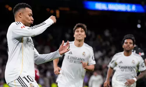 ഗോളടി തുടർന്ന് എംബാപ്പെ; സെവിയ്യയെ തകർത്ത് റയൽ മാഡ്രിഡ്; ജയം എതിരില്ലാത്ത രണ്ട് ഗോളുകൾക്ക്