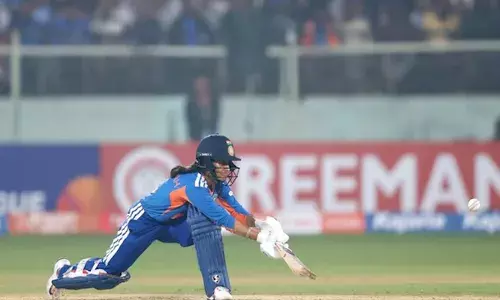 എറിഞ്ഞൊതുക്കി ബൗളർമാർ; അർധസെഞ്ചുറിയുമായി ജമീമ റോഡ്രിഗസ്; ശ്രീലങ്കയ്‌ക്കെതിരായ ടി20യിൽ ഇന്ത്യക്ക് എട്ട് വിക്കറ്റിന്റെ അനായാസ ജയം; പരമ്പരയിൽ മുന്നിൽ