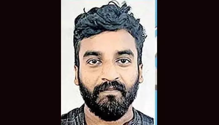 വൃക്കദാതാവിനെ കണ്ടെത്തി നല്കാമെന്ന് വാഗ്ദാനം ചെയ്ത് പണം തട്ടി; പറശിനിക്കടവ് സ്വദേശിനിയുടെ പരാതിയില് ഇരിട്ടി സ്വദേശി നൗഫലിന് എതിരെ കേസ്; തട്ടിപ്പിന് പിന്നില് വന് റാക്കറ്റെന്ന് പോലീസ് വൃക്കദാതാവിനെ കണ്ടെത്തി നല്കാമെന്ന് വാഗ്ദാനം ചെയ്ത് പണം തട്ടി; പറശിനിക്കടവ് സ്വദേശിനിയുടെ പരാതിയില് ഇരിട്ടി സ്വദേശി നൗഫലിന് എതിരെ കേസ്; തട്ടിപ്പിന് പിന്നില് വന് റാക്കറ്റെന്ന് പോലീസ്