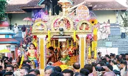 തങ്ക അങ്കി ഘോഷയാത്രയ്ക്കു നാളെ തുടക്കം; വെള്ളിയാഴ്ച ശബരിമലയിലെത്തും തങ്ക അങ്കി ഘോഷയാത്രയ്ക്കു നാളെ തുടക്കം; വെള്ളിയാഴ്ച ശബരിമലയിലെത്തും