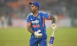 എപ്പോഴും നന്നായി കളിക്കാൻ കഴിയണമെന്നില്ല, ഇതൊരു നല്ല പാഠമാണ്; സഹതാരങ്ങൾ നന്നായി പിന്തുണയ്ക്കുന്നു; ഞാന് ഫോമിലെത്തുന്ന ദിവസം എന്തു സംഭവിക്കുമെന്ന് അവര്ക്കറിയാമെന്നും സൂര്യകുമാർ യാദവ് എപ്പോഴും നന്നായി കളിക്കാൻ കഴിയണമെന്നില്ല, ഇതൊരു നല്ല പാഠമാണ്; സഹതാരങ്ങൾ നന്നായി പിന്തുണയ്ക്കുന്നു; ഞാന് ഫോമിലെത്തുന്ന ദിവസം എന്തു സംഭവിക്കുമെന്ന് അവര്ക്കറിയാമെന്നും സൂര്യകുമാർ യാദവ്