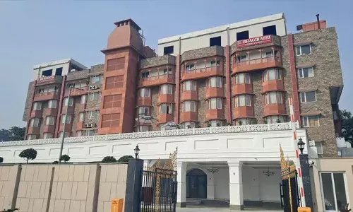 പുണ്യതീർത്ഥാടന കേന്ദ്രങ്ങളിൽ സനാതന ധർമ്മത്തിന് വിരുദ്ധമായ ആഘോഷങ്ങൾ പാടില്ല; പ്രതിഷേധവുമായി പുരോഹിതർ; ഹരിദ്വാറിലെ സർക്കാർ ഹോട്ടലിലെ ക്രിസ്മസ് ആഘോഷങ്ങൾ റദ്ദാക്കി