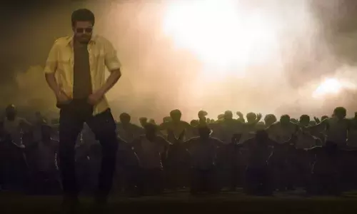 ആരാധകരെ ആവേശത്തിലാഴ്ത്തി ജനനായകനിലെ അനിരുദ്ധ് ആലപിച്ച ഗാനം; ഒരു പേരെ വരലാരിൽ നിറഞ്ഞാടി ഇളയദളപതി വിജയ്; തരംഗമായി ഗാനം ആരാധകരെ ആവേശത്തിലാഴ്ത്തി ജനനായകനിലെ അനിരുദ്ധ് ആലപിച്ച ഗാനം; ഒരു പേരെ വരലാരിൽ നിറഞ്ഞാടി ഇളയദളപതി വിജയ്; തരംഗമായി ഗാനം