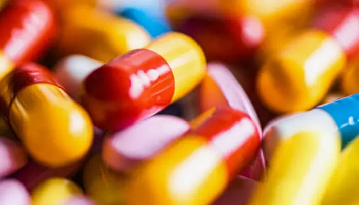 വിദേശത്ത് നിന്നുള്ള മരുന്നുകൾക്ക് നിയന്ത്രണം ഏർപ്പെടുത്തി; പുതിയ മാർഗ്ഗനിർദ്ദേശങ്ങൾ പുറത്തിറക്കി കുവൈത്ത് ആരോഗ്യ മന്ത്രാലയം വിദേശത്ത് നിന്നുള്ള മരുന്നുകൾക്ക് നിയന്ത്രണം ഏർപ്പെടുത്തി; പുതിയ മാർഗ്ഗനിർദ്ദേശങ്ങൾ പുറത്തിറക്കി കുവൈത്ത് ആരോഗ്യ മന്ത്രാലയം