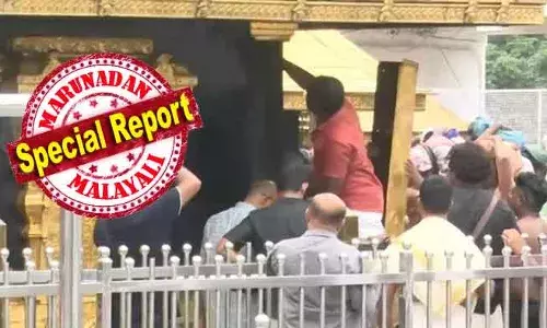 ശബരിമലയിലെ പൊന്നിന്‍ കവചം കടത്തിയ ബെല്ലാരി കൊള്ള; മാല കൊടുത്തത് രേഖയിലില്ല; സ്വര്‍ണ്ണം ഉരുക്കി കടത്തിയത് കിലോക്കണക്കിന്; ദേവസ്വം ബോര്‍ഡിലെ ഉന്നതര്‍ കുടുങ്ങുമോ? സന്നിധാനത്തെ പിടിച്ചുലയ്ക്കുന്ന ഗോവര്‍ദ്ധന വെളിപ്പെടുത്തല്‍ നിര്‍ണ്ണായകം; ഭക്തിയുടെ മറവില്‍ നടന്നത് കോടികളുടെ കൊള്ളയോ?