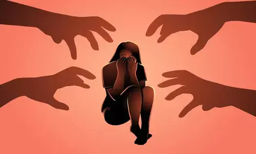 ഹരിയാനയില്‍ 17കാരിയെ വീട്ടില്‍ കയറി പിടിച്ചു കൊണ്ടുപോയി; രാത്രി മുഴുവന്‍ കൂട്ടബലാത്സംഗത്തിന് ഇരയാക്കി മൂന്നംഗ സംഘം:  പ്രതികള്‍ക്കായി തിരച്ചില്‍