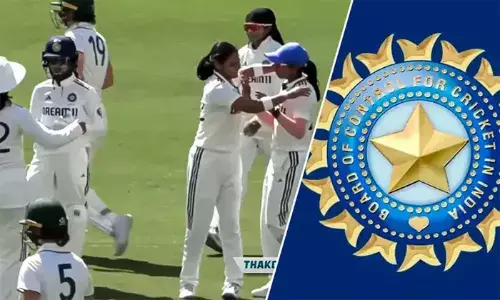 ആഭ്യന്തര വനിത ക്രിക്കറ്റ് താരങ്ങള്‍ക്ക് കോളടിച്ചു;  പ്രതിഫലം ഇരട്ടിയിലധികം വര്‍ധിപ്പിച്ച് ബി.സി.സി.ഐ;  ഏകദിന ലോകകപ്പ് കിരീടം നേടിയതിനു പിന്നാലെ വനിതാ താരങ്ങളെ കാര്യമായി പരിഗണിക്കാന്‍ ബോര്‍ഡ്