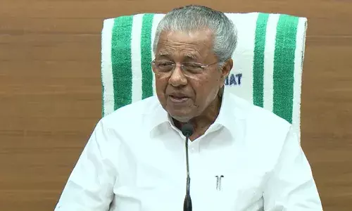 കെ.കരുണാകരന് കിട്ടാത്ത സോണിയയുടെ അപ്പോയിന്റ്‌മെന്റ് ഈ കള്ളന്മാര്‍ക്ക് എങ്ങനെ കിട്ടി? ശബരിമല സ്വര്‍ണ്ണ മോഷണക്കേസില്‍ കോണ്‍ഗ്രസിനെ കുരുക്കാന്‍ പിണറായി; പ്രതികള്‍ക്കൊപ്പം സോണിയയും അടൂര്‍ പ്രകാശും; യുഡിഎഫിനെതിരെ ആഞ്ഞടിച്ച് മുഖ്യമന്ത്രി