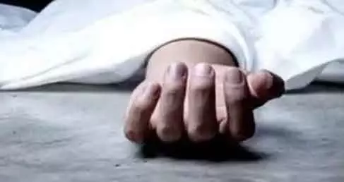 മഹാരാഷ്ട്രയില് കര്ഷക കുടുംബത്തിലെ നാലുപേര് ആത്മഹത്യ ചെയ്ത നിലയില്; മക്കളുടെ മൃതദേഹം റെയില്വേ ട്രാക്കില് മഹാരാഷ്ട്രയില് കര്ഷക കുടുംബത്തിലെ നാലുപേര് ആത്മഹത്യ ചെയ്ത നിലയില്; മക്കളുടെ മൃതദേഹം റെയില്വേ ട്രാക്കില്