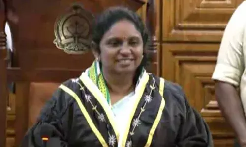 വി.കെ. മിനിമോള്‍ കൊച്ചി മേയര്‍; 76 അംഗ കൗണ്‍സിലില്‍ സ്വതന്ത്രന്റേത് ഉള്‍പ്പെടെ 48 വോട്ടുകള്‍; ഷാളണിയിച്ച് അഭിനന്ദിച്ച് ദീപ്തി മേരി വര്‍ഗീസ്; പാലായില്‍ 21കാരി ദിയ നഗരസഭ അധ്യക്ഷ; ഒറ്റപ്പാലത്ത് എതിരില്ലാതെ സിപിഎം ചെയര്‍പേഴ്‌സണ്‍