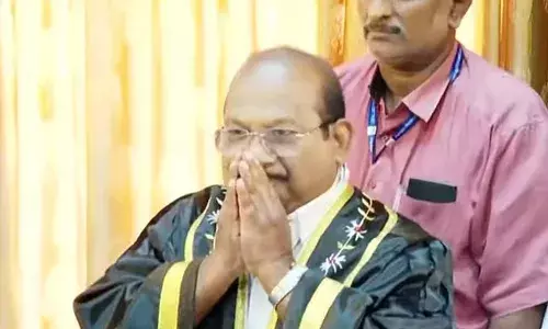 ആദ്യറൗണ്ടില്‍ ആര്‍ക്കും ഭൂരിപക്ഷം ലഭിച്ചില്ല; രണ്ടാം ഘട്ടത്തില്‍ വോട്ടെടുപ്പില്‍ നിന്നും വിട്ടുനിന്ന് ബിജെപിയും എസ്ഡിപിഐയും; കൊല്ലത്തെ നയിക്കാന്‍ ആദ്യ യുഡിഎഫ് മേയര്‍; എ കെ ഹഫീസ് അധികാരമേറ്റു