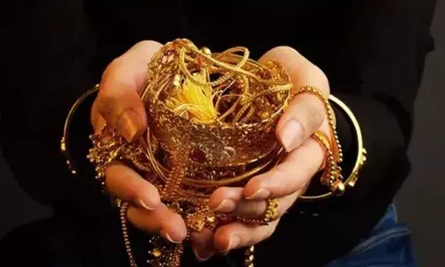 ക്രിസ്മസ് രാത്രി വീട്ടുകാര്‍ പള്ളിയില്‍ പോയ സമയം നോക്കി മോഷണം; തിരുവനന്തപുരത്ത് വീട് കുത്തിത്തുറന്ന് 71 പവന്‍ സ്വര്‍ണം കവര്‍ന്നു; പോലീസ് അന്വേഷണം തുടങ്ങി