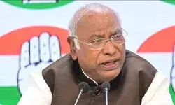 തൊഴിലുറപ്പ് പദ്ധതി നിര്‍ത്തലാക്കിയത് പാവപ്പെട്ടവരുടെ വയറ്റത്ത് അടിച്ച നടപടി;  രാഷ്ട്രപിതാവിനെ അപമാനിച്ചു;  കേന്ദ്രത്തിനെതിരെ വിമര്‍ശനവുമായി മല്ലികാര്‍ജുന്‍ ഖര്‍ഗെ