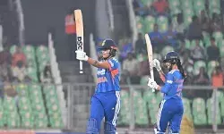 തകർപ്പൻ ഫോമിൽ ഓപ്പണർ ഷഫാലി വർമ്മ; ബൗളിങിന് കരുത്തായി ദീപ്തിയും രേണുക സിങും; ആധിപത്യം തുടരാൻ ഇന്ത്യ; ആശ്വാസ ജയം തേടി ശ്രീലങ്ക; നാലാം വനിതാ ടി20 നാളെ തിരുവനന്തപുരത്ത്