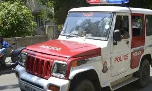 ദോഷം തീര്‍ക്കാമെന്നു വിശ്വസിപ്പിച്ച് അടുത്ത് കൂടിയ ശേഷം മയക്കി കിടത്തി; പത്ത് പവന്‍ കവര്‍ന്ന ശേഷം കടന്നു കളഞ്ഞു: രണ്ടംഗ സംഘത്തിനായി തിരച്ചില്‍