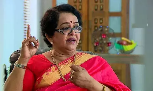 മറ്റേതു കസേരയേക്കാളും മഹത്വം സാധാരണക്കാരൻ്റെ മനസ്സിൽ ലഭിക്കുന്ന ഇരിപ്പിടത്തിനുണ്ട്; ജാതിയും മതവും രാഷ്ട്രീയവും സ്ഥാനമാനങ്ങൾക്ക് പ്രയോഗിക്കുന്നവർക്ക് മാതൃകയാണ് വി വി രാജേഷ്; കുറിപ്പുമായി മല്ലിക സുകുമാരൻ